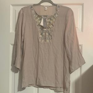 NWT SPENSE TOP FOR WOMEN Sz:M TAN LIGHTWEIGHT SHARK BITE HEM WITH SMALL SLITS